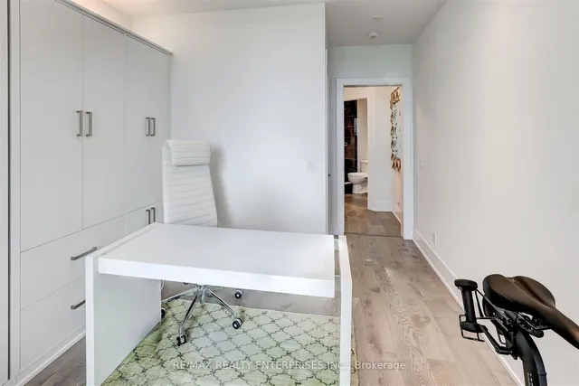 Additional image 22 of 1 Edgewater Dr Unit 212