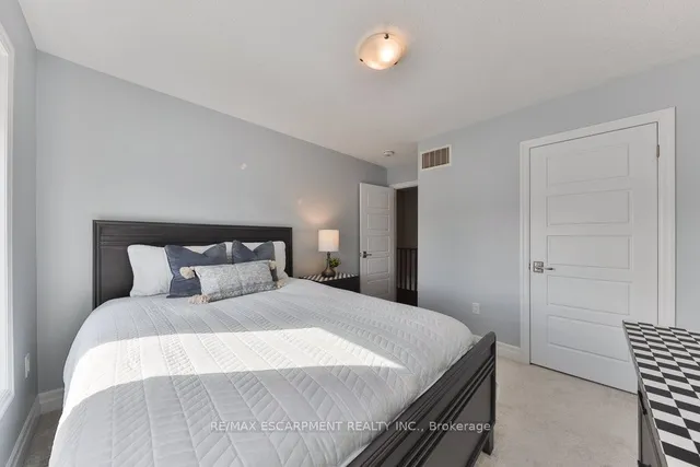 Additional image 27 of 2 Vaudeville Dr