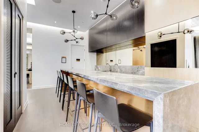 Additional image 21 of 101 Erskine Ave Unit 1502