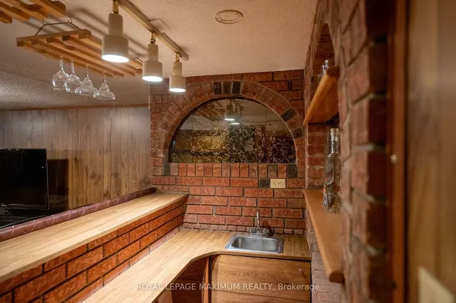 Additional image 24 of 30 Moncrieff Dr