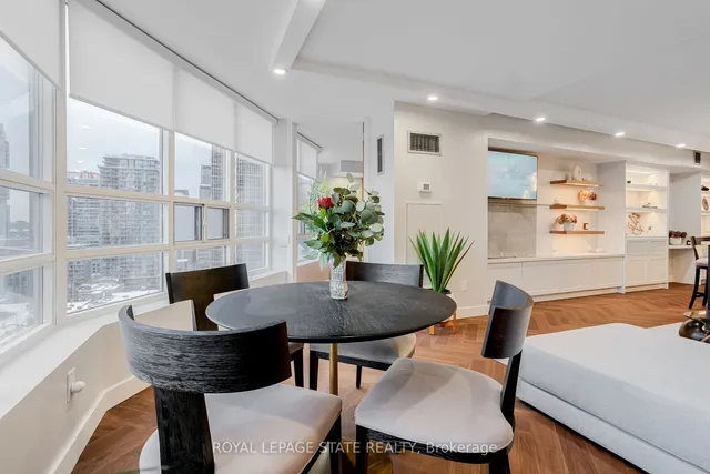 Additional image 23 of 71 Simcoe St Unit 2201