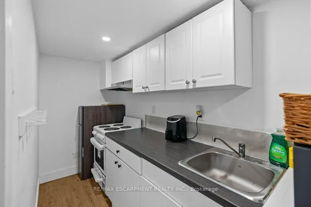 Additional image 32 of 3346 Hannibal Rd