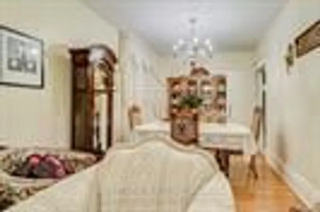 Additional image 6 of 27 Gillespie Ave