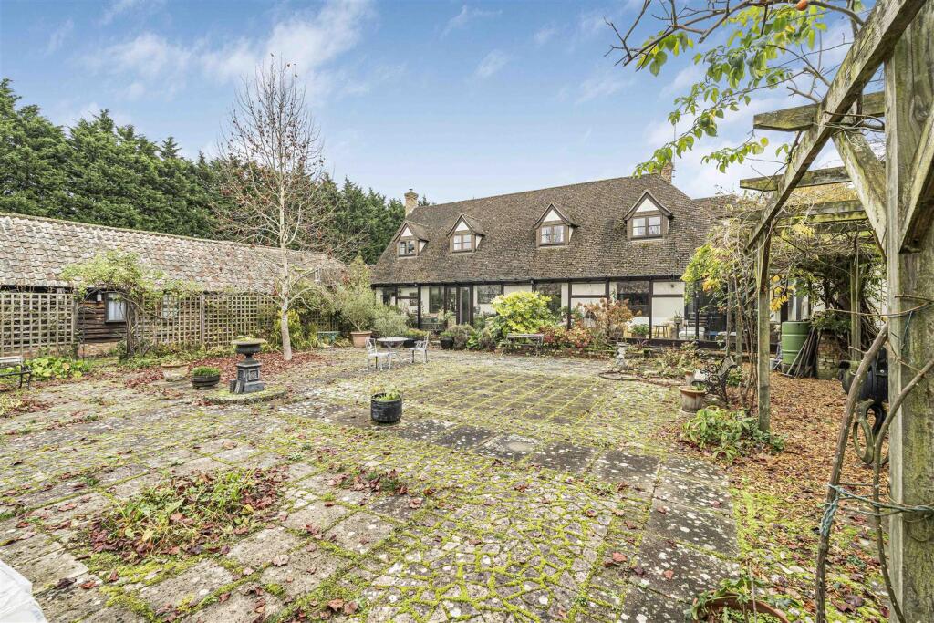 Additional image 44 of The Avenue, Madingley