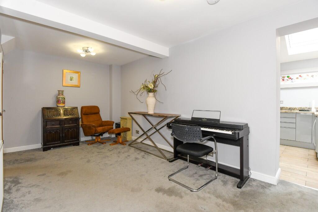 Additional image 4 of Southwick