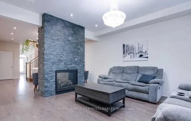 Additional image 8 of 3 Lower Thames Dr