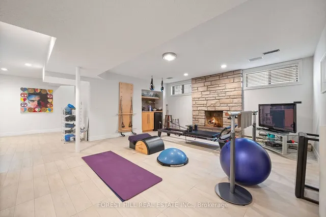 Additional image 22 of 88 Yonge Blvd