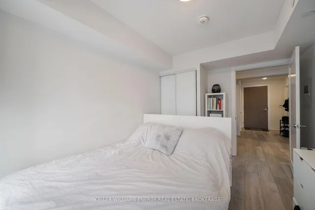 Additional image 12 of 225 Village Green Sq Unit 805