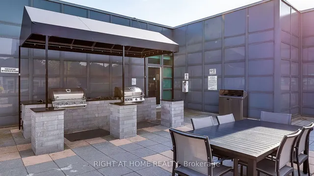 Additional image 19 of 380 Macpherson Ave Unit 314