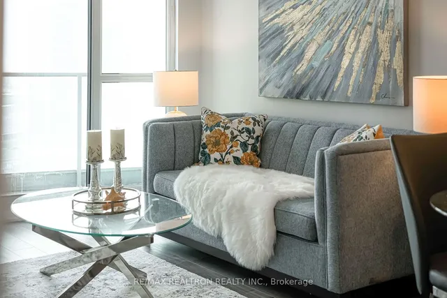 Additional image 6 of 18 Yonge St Unit 3109