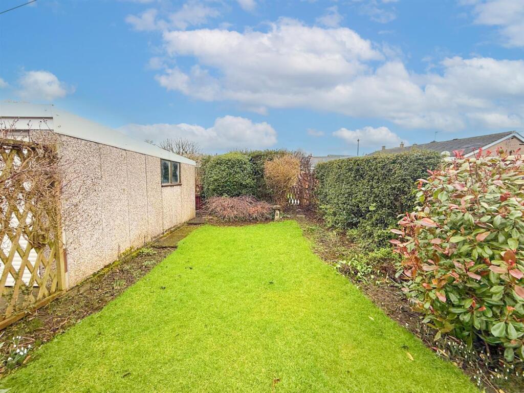 Additional image 14 of Aire Crescent, Cross Hills