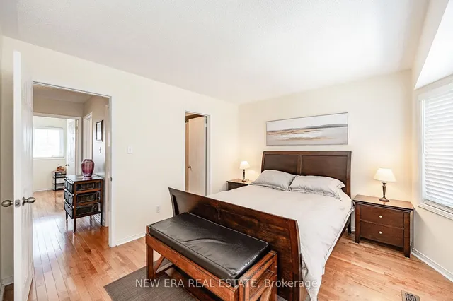 Additional image 10 of 102 Glenashton Dr