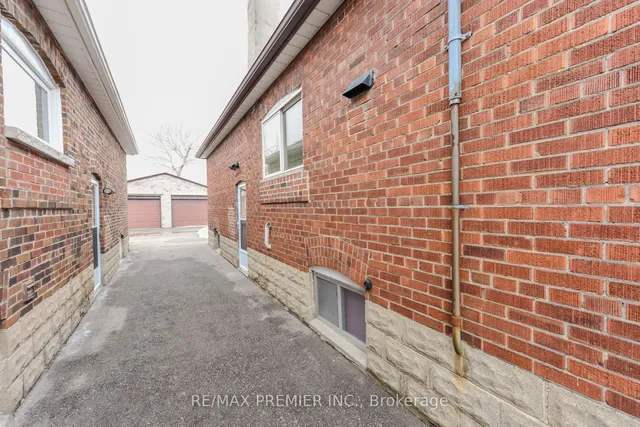 Additional image 29 of 165 Lambton Ave