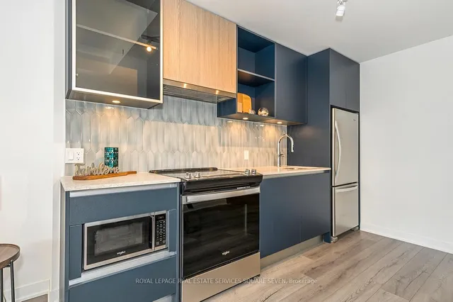 Additional image 16 of 395 Dundas St Unit 820