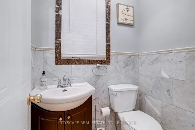 Additional image 11 of 102 Richwood Cres