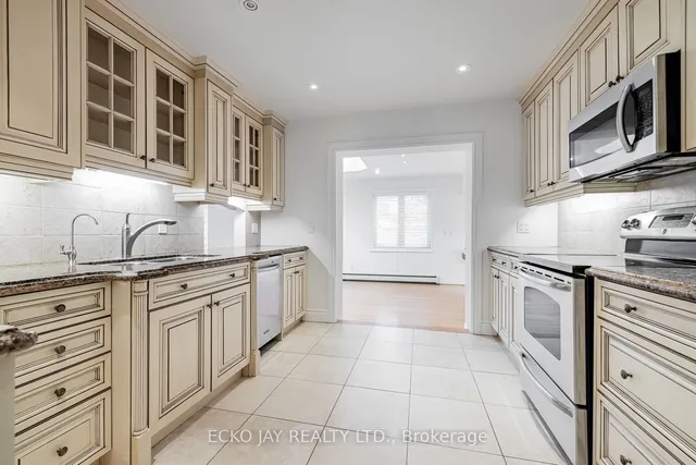 Additional image 7 of 15 Comet Crt