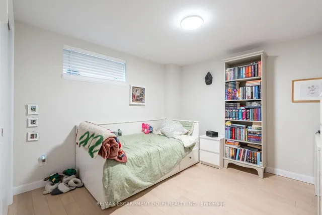 Additional image 29 of 2290 Woodward Ave