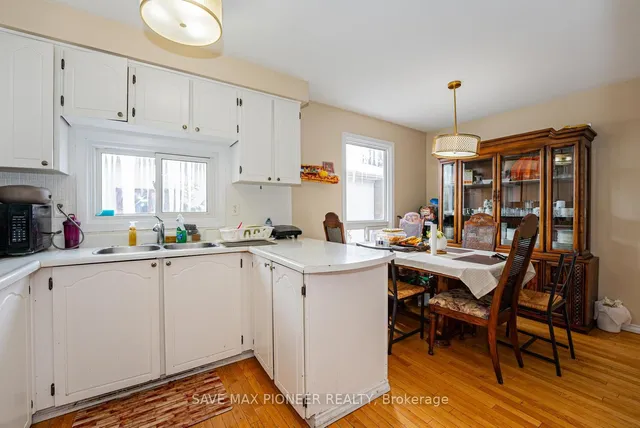 Additional image 22 of 122 Centre St