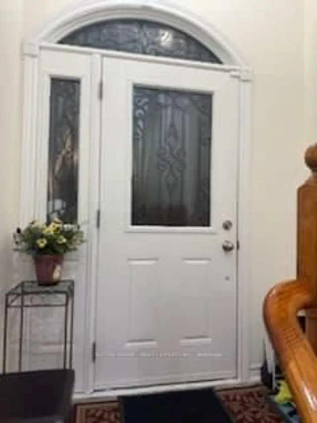 Additional image 4 of 10 Lupin Crt