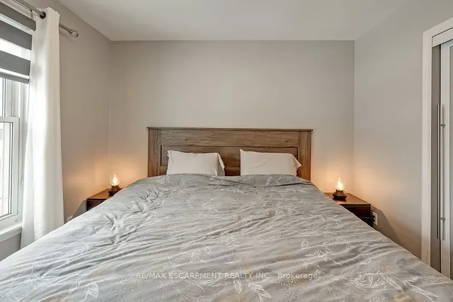 Additional image 23 of 693 Inverary Rd