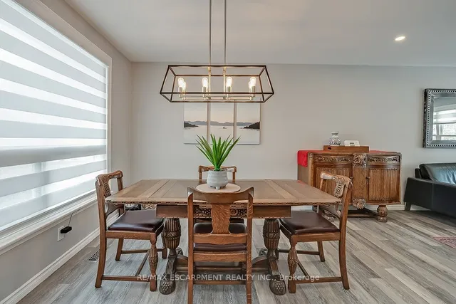 Additional image 10 of 693 Inverary Rd