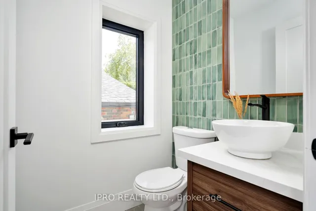 Additional image 16 of 1384 Pape Ave