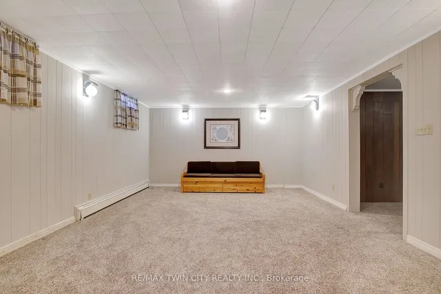 Additional image 36 of 28 Upper Canada Pl