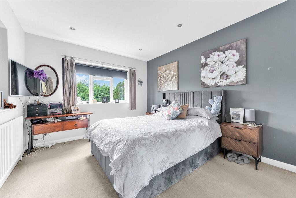 Additional image 12 of Daerwood Close, Bromley, Kent, BR2