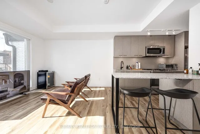 Additional image 4 of 40 Ed Clark Gardens Blvd Unit 6