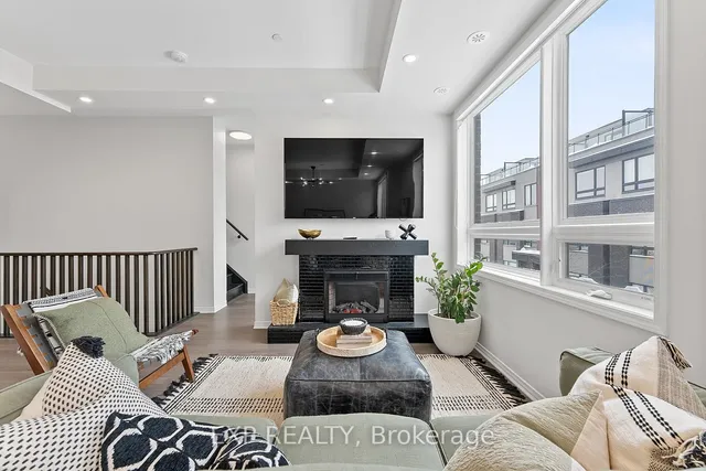 Additional image 7 of 1100 Briar Hill Ave Unit 308