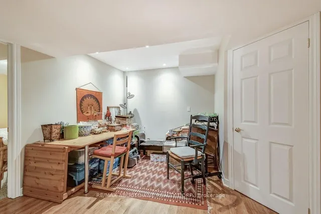 Additional image 22 of 17 Orchard Park Gate Unit 27