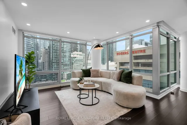 81 Navy Wharf Crt Unit 1212