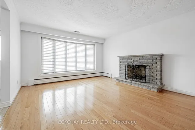 Additional image 10 of 15 Comet Crt