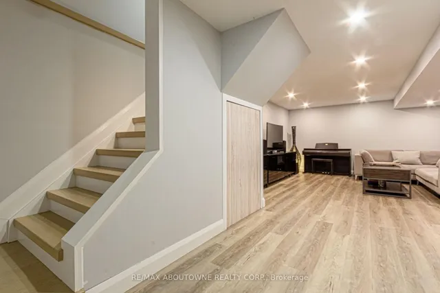 Additional image 39 of 1373 Harmsworth Sq