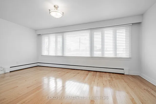 Additional image 12 of 15 Comet Crt