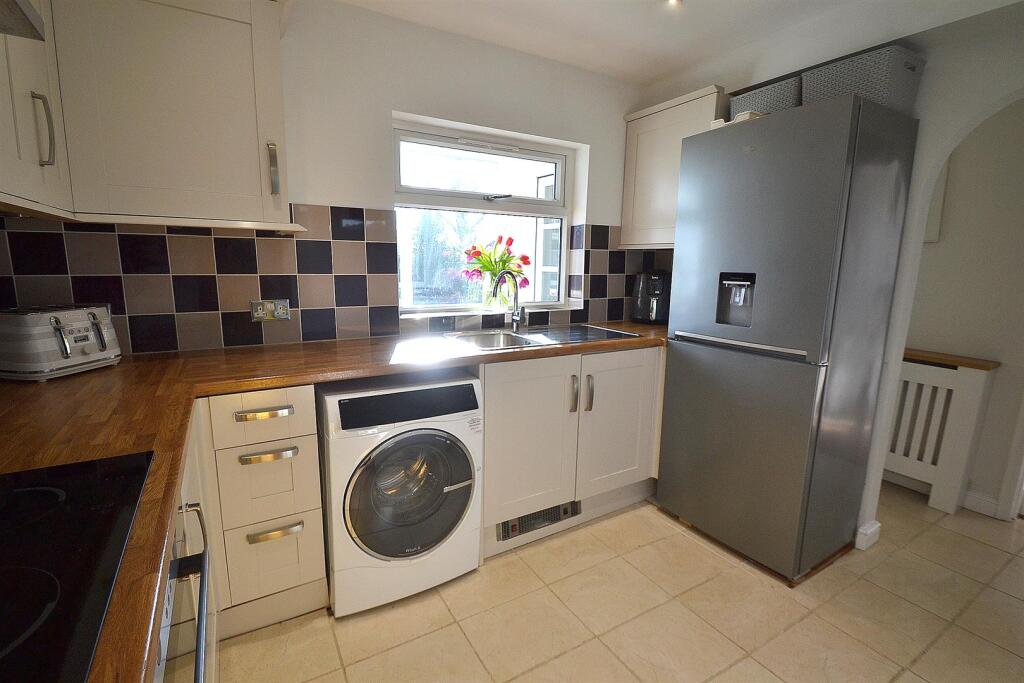 Additional image 8 of Sunny Ridge, Carters Corner, Hailsham