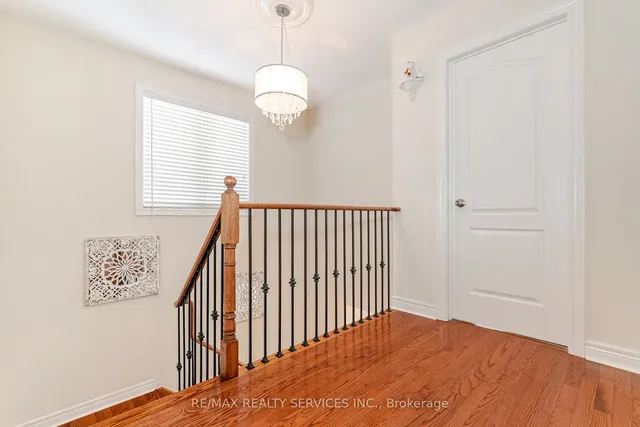 Additional image 20 of 19 Snapdragon Sq