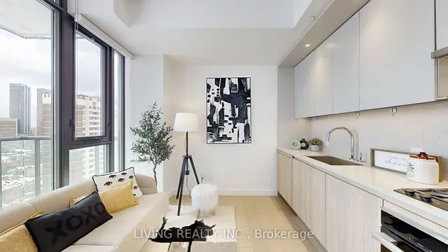 Additional image 8 of 81 Wellesley St Unit 2108