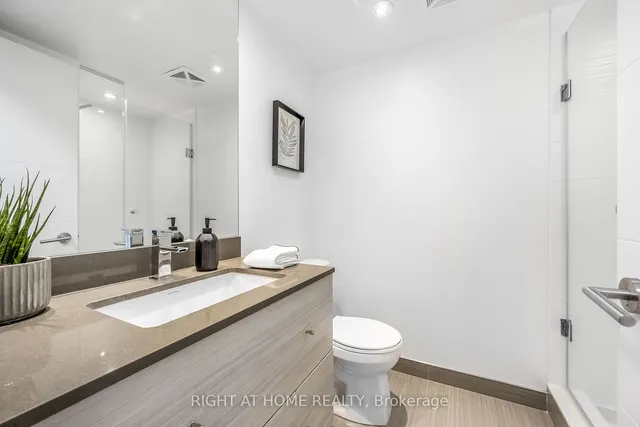 Additional image 19 of 525 Adelaide St Unit 1622