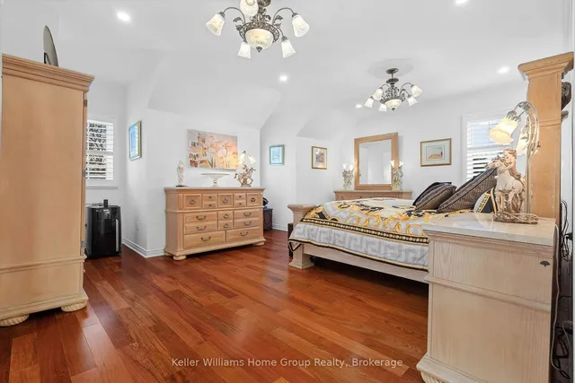 Additional image 23 of 71 Mae Crt