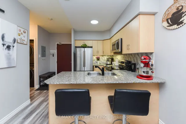 Additional image 8 of 7405 Goreway Dr Unit 112