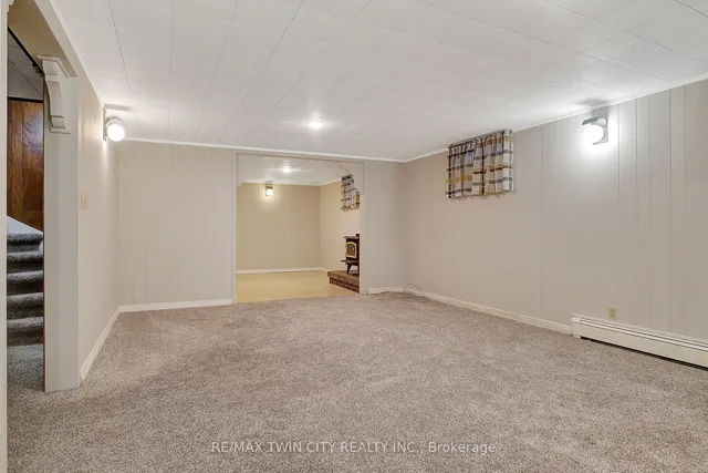 Additional image 38 of 28 Upper Canada Pl