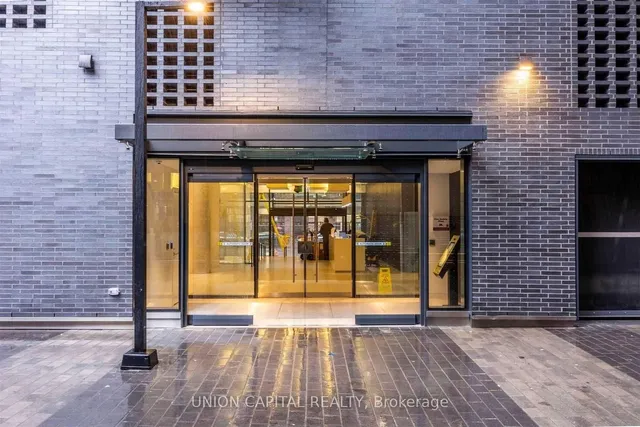 Additional image 28 of 158 Front St Unit 1313