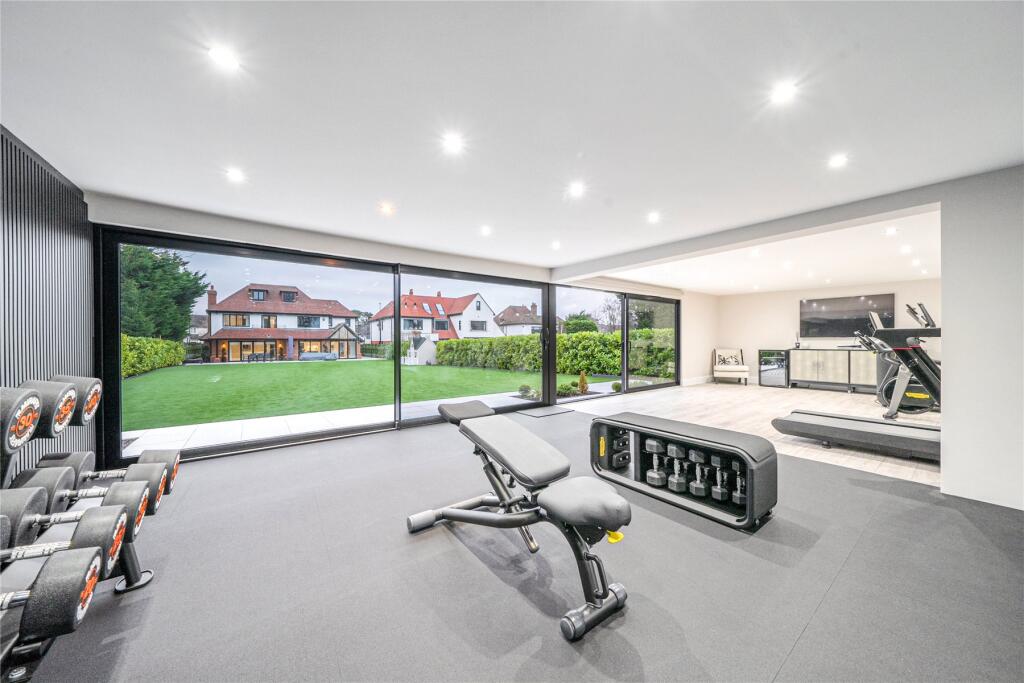 Additional image 46 of Meadow Way, Farnborough Park