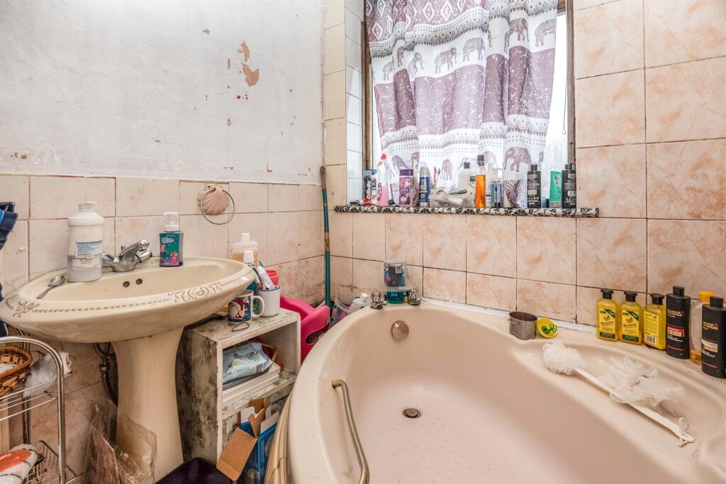 Additional image 7 of Dingle Avenue, Cradley Heath