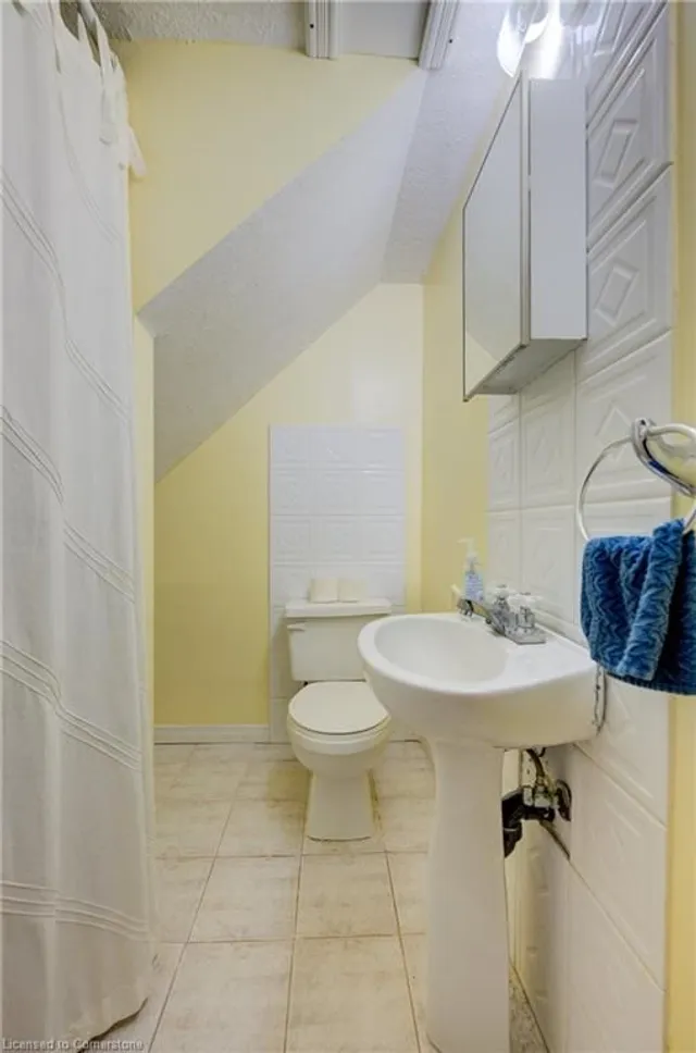 Additional image 11 of 266 Newbury Dr