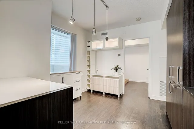 Additional image 37 of 100 Harbour St Unit 1610