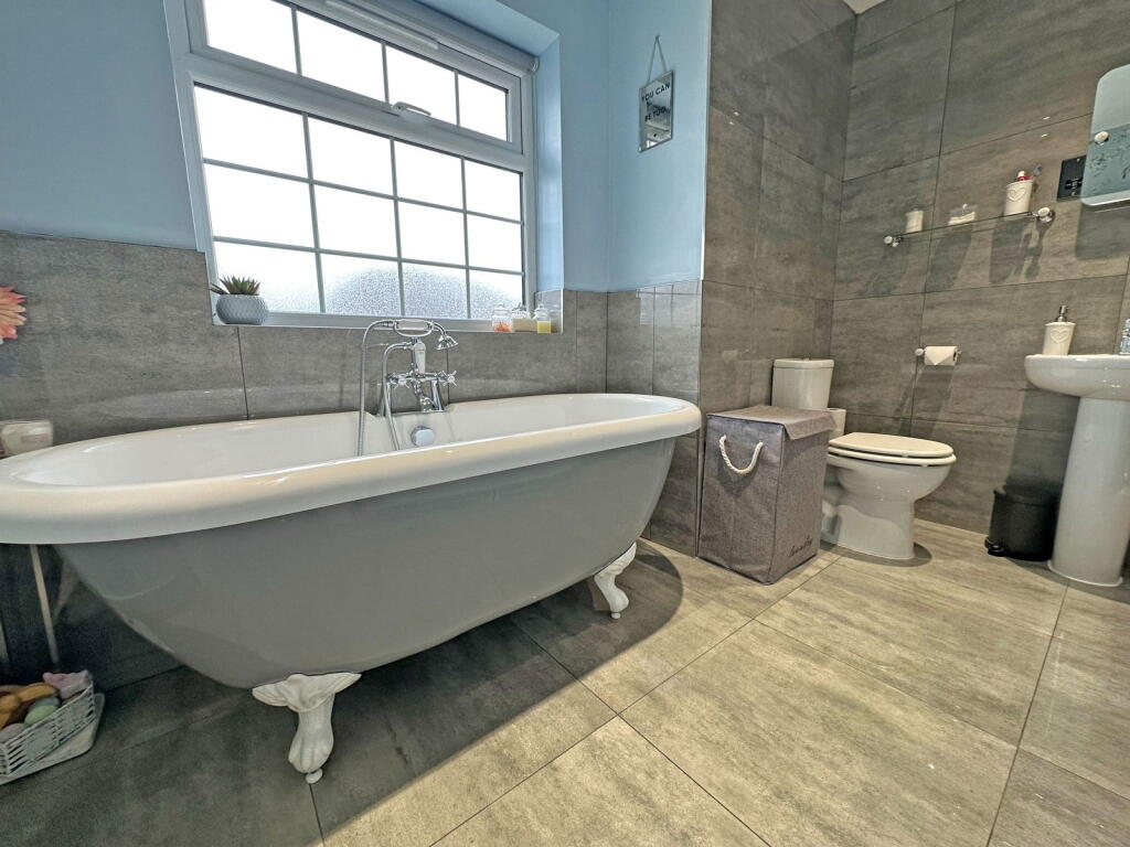 Additional image 3 of Knightsbridge Road, Solihull, B92 8RB