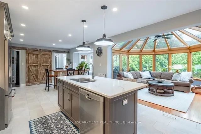 Additional image 11 of 3300 Lakeshore Rd