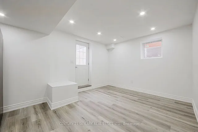 Additional image 40 of 59 Richwood Cres